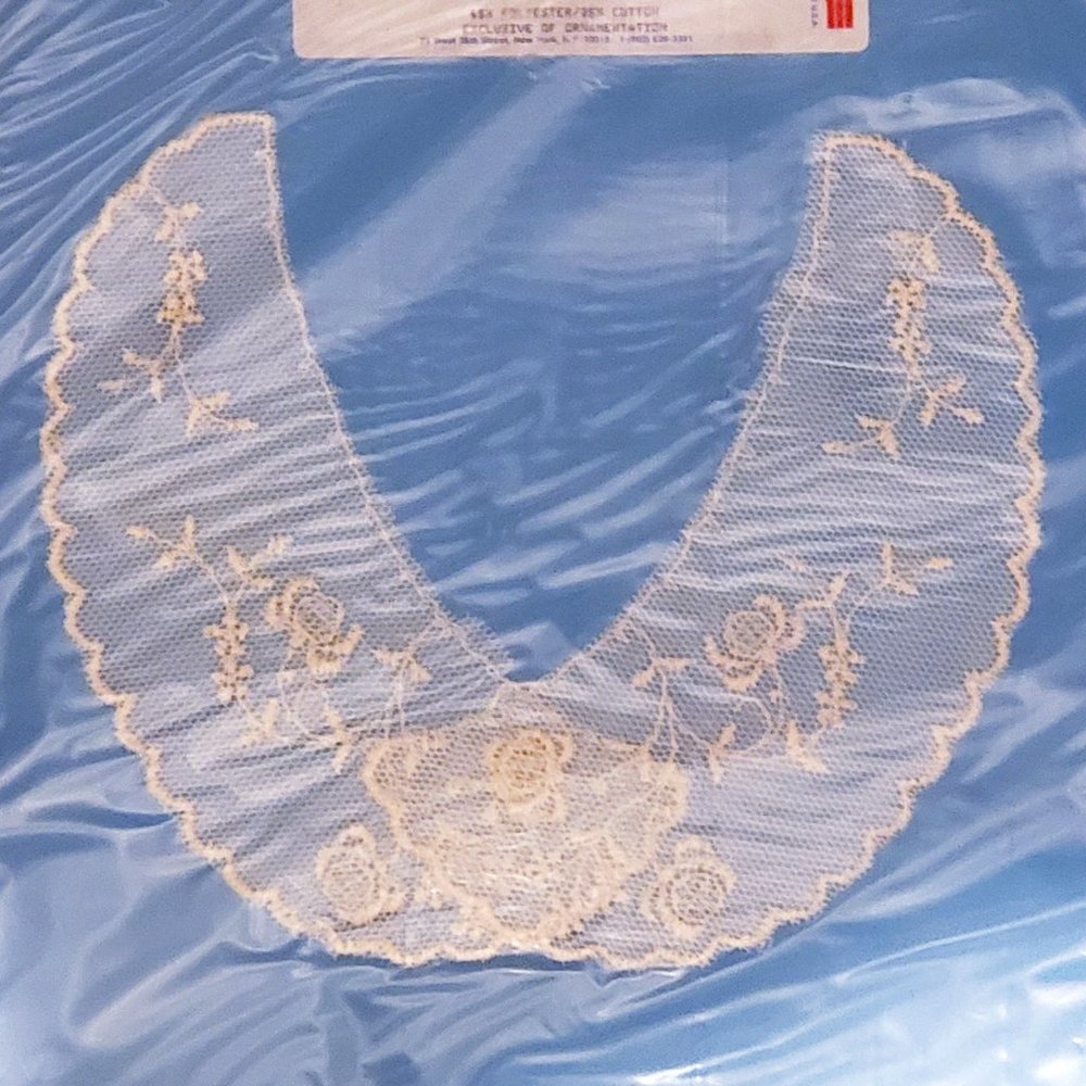 Vintage NWT Model Lace White Collar or Applique